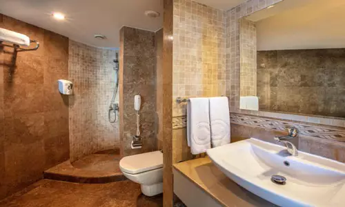 هتل کاریسما دلوکس کوش آداسی هتل کاریسما دلوکس کوش آداسی